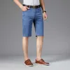 Calças de brim fino dos homens de verão Moda de negócios estilo clássico luz azul elástico força denim shorts macho marca roupas 210806