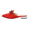 Sommar tofflor kvinnor skor kristall låg häl mules pekade tå avslappnad kvinnlig vår röd plus storlek 33-46 210517