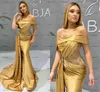 Altın Leke Arapça Mermaid Abiye 2022 Kapalı Omuz Vestido De Fiesta De Boda Dantel Çiçek Yan Tren Balo Elbise Giymek