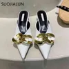 SUOJIALUN Merk Merk Gouden Ketting Dames Slipper Puntschoen Slip Op Muilezels Schoenen Dames Elegante Zomer Lage Hak Sandal Slides C0407