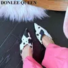 Zapatillas Diseñador de marca Zapatillas de mujer Moda Serpiente Patrón Mula Plana Punta puntiaguda Zapatos casuales Diapositiva Mujer Chanclas Sandalia Mujer 220307