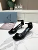 Mehrfarbige Lackleder-Sandalen mit niedrigem Absatz für Damen, professionelle Bankettschuhe für formelle Kleidung, Komplettpaket, Größe 34–41