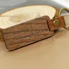 Niestandardowe logo Spersonalizowany skórzany Brelok Wisiorek Buk Wood Carving Breloki Bagaż Dekoracji Klucz Ring DIY Dziękczynienia Day Prezent Kilka