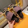 2021 Senaste poolkudde komfortmulor kvinnor mode tofflor damer sommar vibrerande sandaler puffy stil klassiska bilder 35-41 g0357