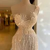 Robes de soirée de plumes roses de luxe dentelle Appliqued une épaule robe de bal perlée robes de soirée formelles sur mesure Robe de mariée