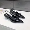 SS21 mulheres escovado pulseira de couro bombas baixas saltos sandálias preta Prêmio Womens moda chinelos de borracha sola