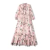 Zomer mode ontwerper lelie bloemen print maxi jurk vrouwen strikje kraag roze elegante geplooide vakantie chiffon lange jurken 210416