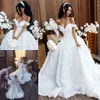 Romantyczne białe koronkowe sukienki ślubne z koronki Eleganckie na ramię arabską linię aplikacji Ruche długie pociągnięcia ślubne suknie ślubne