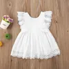 Księżniczka niemowląt Baby Girls Lace Romper / Dress Sukienka Sleeve Sleeve White Lace Fly Sleeve Bow Back Jumpsuit + Headband / Dress 0-5y Q0716