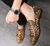 Klassisk lyx män läder designer skor mode fransed leopard loafers slip-on party casual sko stor storlek 38-48