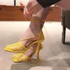 レディースヒールズ女性本物の本物のハイレザーサンダル夏の正方形のつま先織りニットプリットウェディングドレスグラディエータークロス縛られたレースアップセクシーな靴イエローサイズ