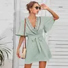 Koronkowe szwy Głębokie V Neck Sukienka Plaża Lato Vintage Solidna Kolor Mini Dress Dla kobiet A-Line Beachwear Vestidos 210508