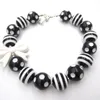 Orecchini Collana Ragazze Regalo per bambini 20mm Acrilico Striscia nera-bianca Calcio Perline Bianco Fiocco Nodo Chunky Bubble Gum Fascia Set di gioielli