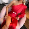 레드 인어 Satin Prom Dresses 높은 슬릿 주름 집 긴 소매 Vestido de Gala 한 어깨 여성 정장 가운