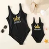 Familj Matchande Baddräkt One Piece Women Barnens Badkläder Män Shorts Mamma Dotter Kid Son Girl Crown Swimming Suit 210417