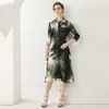 Vårbanan designer elegant bläck tryck klänning kvinnors mode vända ner krage retro casual office ol vestidos 210519