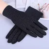 Cinco dedos Guantes de guantes Mujeres Polka Polka No Slip Sexy Mittens Driving UV Sunsco Touch Pantalla táctil de encaje transpirable Ciclismo delgado