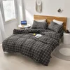 Juego de ropa de cama simple Funda de edredón a cuadros Funda de almohada Cómodo Producto para el hogar Ropa de cama transpirable Tela suave para el hogar 210706