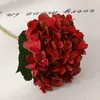 Fiori finti decorativi per la casa Simulazione Ortensie di seta Due foglie Sposa Mano che tiene bouquet Guida al matrimonio Fiori artificiali in fiore