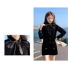 Весна черный бархат 2-х шорты костюмы комплекты женские лук юбка + золотые кнопки старинные корейские офисы 210513