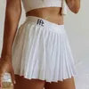 Wit geplooide rok korte vrouw elastische taille mini rokken sexy mircro zomer borduurwerk mini tennis rok preppy 210522