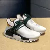 Ucuz Güneş Paketi Hu İlham TR İnsan Yarışı Koşu Ayakkabı Pharrell Williams Heart Beyaz Beyaz Bold Core Siyah Spor Sneaker269s