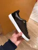 Lady Flat Disual Shoes Women Travel Leather Lace-Up Sneaker 100 ٪ خطابات أزياء البقرات امرأة منصة حذاء بني أبيض الرجال أحذية رياضية كبيرة الحجم 40-41-42-45 US4-US11