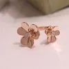 Personnalité de la mode tendance bague fleur en or trèfle porte-bonheur Ladies039 fête comme une bouffée d'air frais cadeau fret amour 220228195540