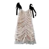 Mulheres moda renda costurada dupla camadas mini vestido v neck sem mangas plissadas slim elegante roupas vestidos r242 210527