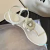 Sandaler för kvinnor 2019 Ny Flat Fairy Style Camellia Real Leather Foot Sommar Liten Storlek 32