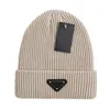 Volwassenen Dikke warme top wintermuts voor vrouwen zachte stretch kabel gebreide pom poms beanies hoeden dames schedels banies meisje ski cap b2328