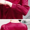 Koreanska Silk Kvinnor Blusar Långärmade T-shirts Top Woman V-Neck Ladies Toppar Plus Storlek Casual Satin Blouse 210604