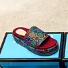 Sandaler Män och Kvinnor Canvas Platform Sandal Designer Classic Tofflor Broderad Platform Gummi Floral Brocade Flip Flops 35-45