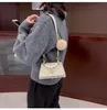 Luxe kids parel handtassen ontwerper vrouw meisjes pompom metalen ketting enkele schoudertas moeder en dochter messenger bags F323