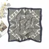 70 cm Nueva bufanda cuadrada Letra de seda Impresión geométrica Satén Damas Decoración Cabeza Pañuelo Pañuelo