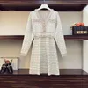 Casual Dresses 2022 Autumn Winter Fashion Elegant Vintage Houndstooth Sticked tröja Kvinnor Dam Bunway Pull Mini Dress Robes