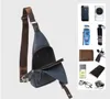 Luxurys Male Cross Bags Leather Shoulder Messenger Men Sling Bröstpaket Crossbody Bag för Kvinnor Bälte Handväska