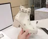 2023 Martin kurze Stiefel 100 % Rindsleder Gürtelschnalle Metall Damenschuhe Klassische Biene Dicke Absätze Leder Designer High Heel Fashion Diamond Lady Stiefel