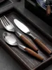 Nórdico de aço inoxidável de aço inoxidável Jantar Ocidental Set Tableware Steak Knife Table Table Forks 3 Piece Cutelaria de Maquiagem De Madeira