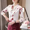 Koreanska kvinnor blusar Kvinna Floral Skjortor Långärmad Toppar Plus Size Print Ladies Bow Tie Top XXL 210427