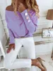 女性Tシャツオフショルダーエレガントな女性ソリッドカラーメタルボタン長袖秋の春の暖かい緩い衣服トップス210522