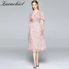 Sommar Rosa Fairy Kvinnor Elegant V-Neck Lotus Leaf Sleeve Blomma Tryckt Chiffon Kvinna Lace Hollow Out Party Dress 210416