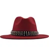 Sombrero de fieltro de lana de ala ancha para hombres y mujeres Panamá con hebilla de cinturón Jazz Trilby Cap Party Formal Top Hat en rosa, blanco