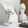 ノルディックキャラクター彫刻工芸品David Plaster Statue樹脂アートアバターワインキャビネット家のリビングルーム装飾スケッチ210727