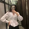 Femmes Sweet Pure White Agaric Dentelle Smock Blouse ZA Office Lady Diamant Boutons Chic Femme Chemise Simple Poitrine Col En V Tops 210521