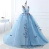 Robes de Quinceanera 2021 Bleu clair Princesse Papillon Appliques Col En V Fête De Bal Formelle Tulle À Lacets Robe De Bal Robes De 15 Anos Q19