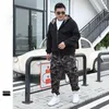 Tute da uomo Abbigliamento da uomo 2021 Tuta Cargo Giacca mimetica Pantaloni Set da 2 pezzi Felpe con cappuccio da uomo XXXXL Cappotto Tuta da pista 6XL 7XL 8XL 9XL