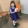 女の子のCordurooyベストのドレス秋と冬の新しいスタイルの子供のノースリーブの包帯暖かい紫サスペンダードレスWTA21 Q0716