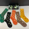 Designer Hommes et Femmes Chaussettes Huit Sports De Luxe Quatre Saisons Lettre Impression Marque Coton Hommes Femmes Jarretière Coffret Cadeau CPPJ