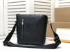 Mensageiro Descoberta de Luxo Designer manequim - Infini Crossbody Mensageiro Bolsa de Ombro Preto Tamanho: 25-20-7CM